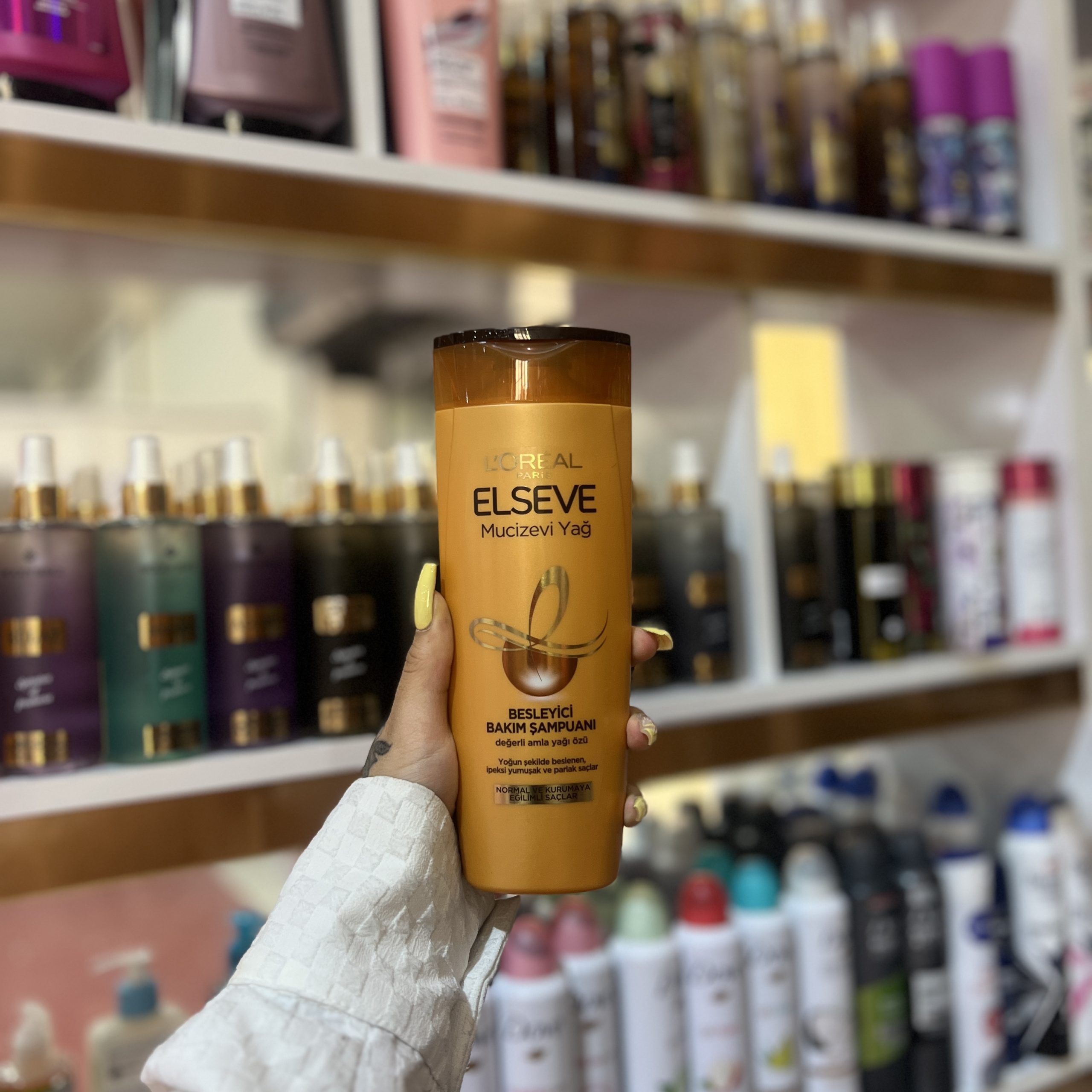 IMG_1161 شامپو سر لورال روغن مغذی 360میل Loreal - Image 1