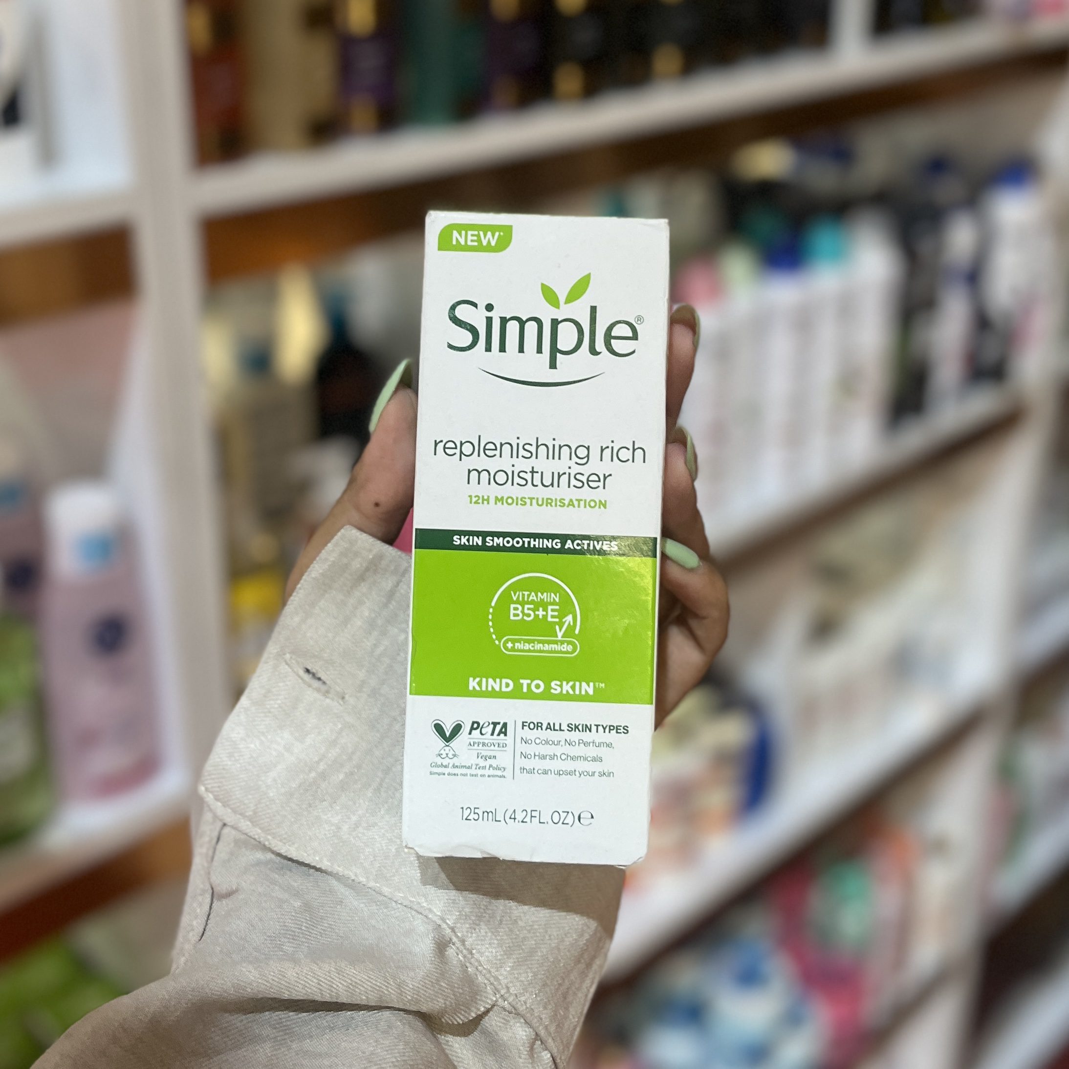 IMG_5429 آبرسان و مرطوب کننده اورجینال سیمپل ریچ مناسب پوست خشک و حساس Simple rich - Image 1