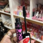 ریمل حجم دهنده مشکی اسن.س Essence Extreme Volume Mascara - Image 2