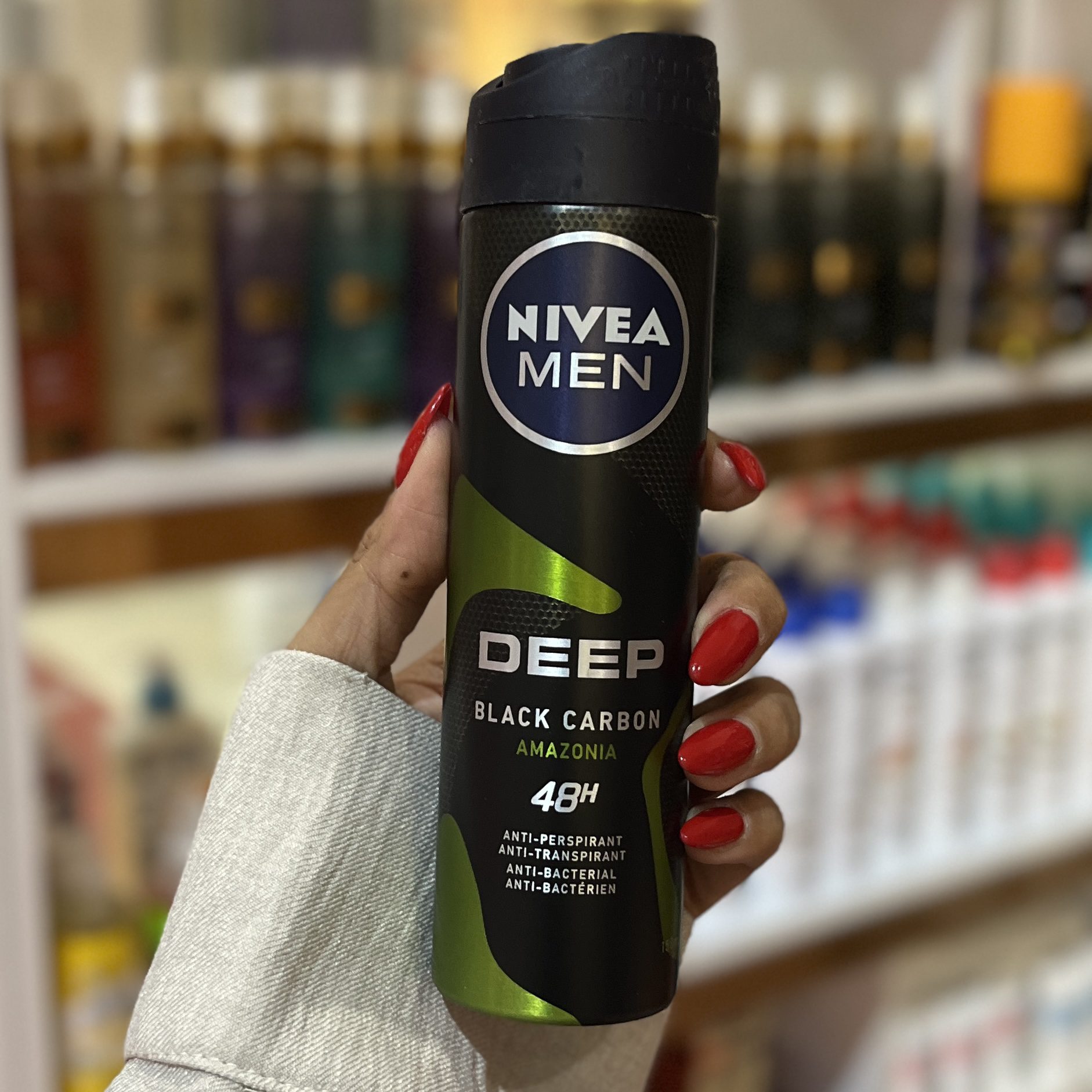 IMG_6427 اسپری ضدتعریق مردانه دیپ بلک کربن آمازونیا نیوا حجم 150 میل Deep Black Carbon Amazonia NIVEA - Image 1
