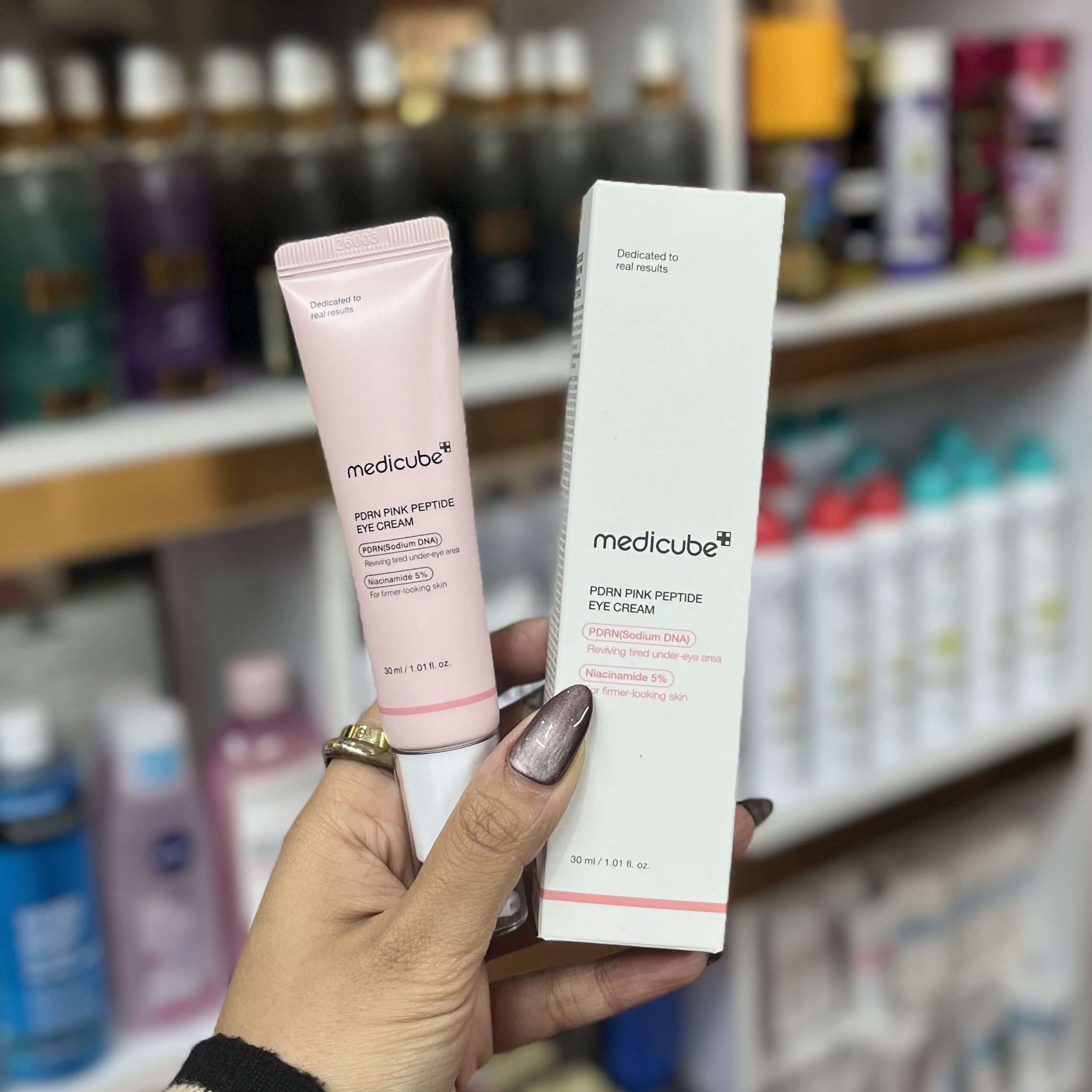 IMG_9415 دور چشم مدیکیوب اورجینال Medicube PDRN Pink Peptide Eye Cream - Image 1