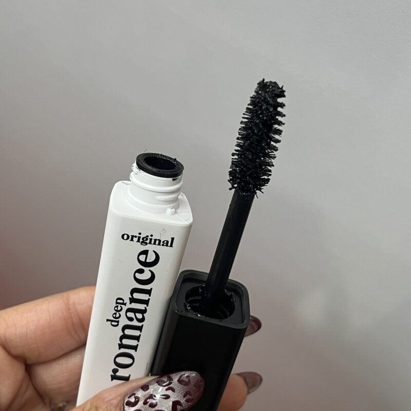 ریمل حجم‌دهنده و بلندکننده رومنس Deep Romance Mascara - تصویر 2