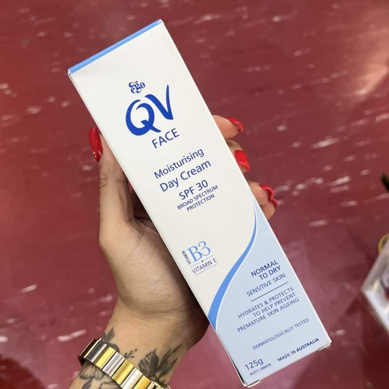 کرم روز کیووی SPF 30 حجم 125 گرم | مرطوب‌کننده پوست خشک و حساس - تصویر 2