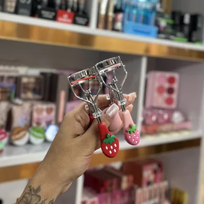 فرمژه طرح توت فرنگی