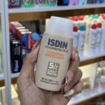 ضد آفتاب رنگی ایزدین Fusion Water Magic Light SPF50 حجم 50 میل اورجینال - تصویر 2