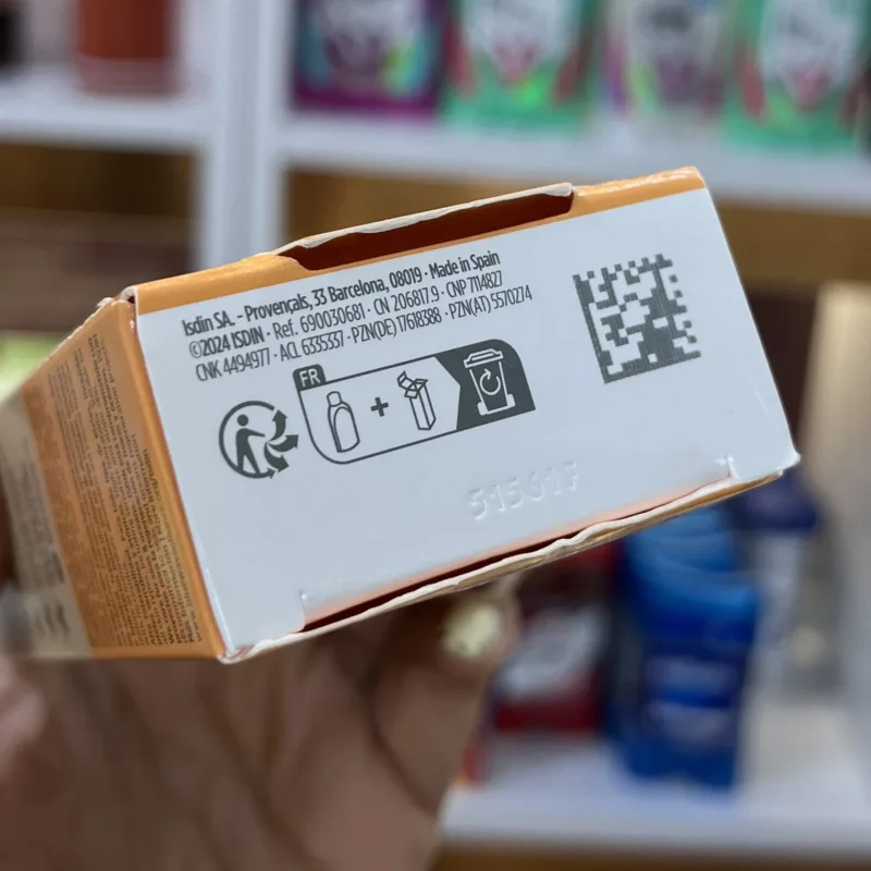 ضد آفتاب رنگی ایزدین Fusion Water Magic Light SPF50 حجم 50 میل اورجینال - تصویر 7